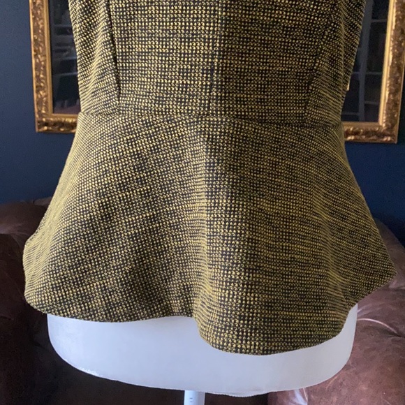Peplum black and gold knit zip back sleeveless - Picture 5 of 6